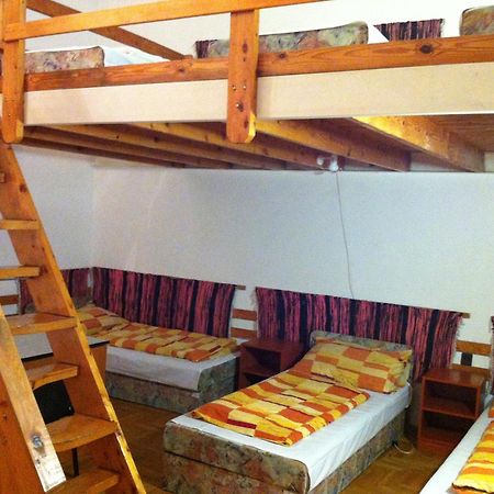 Season Hostel 2 Budapest Esterno foto